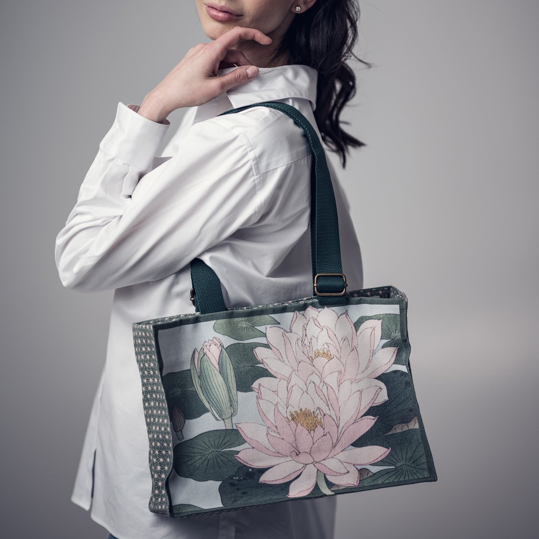 Handtasche Yashima Gakutei „Geisha und der Fluss““