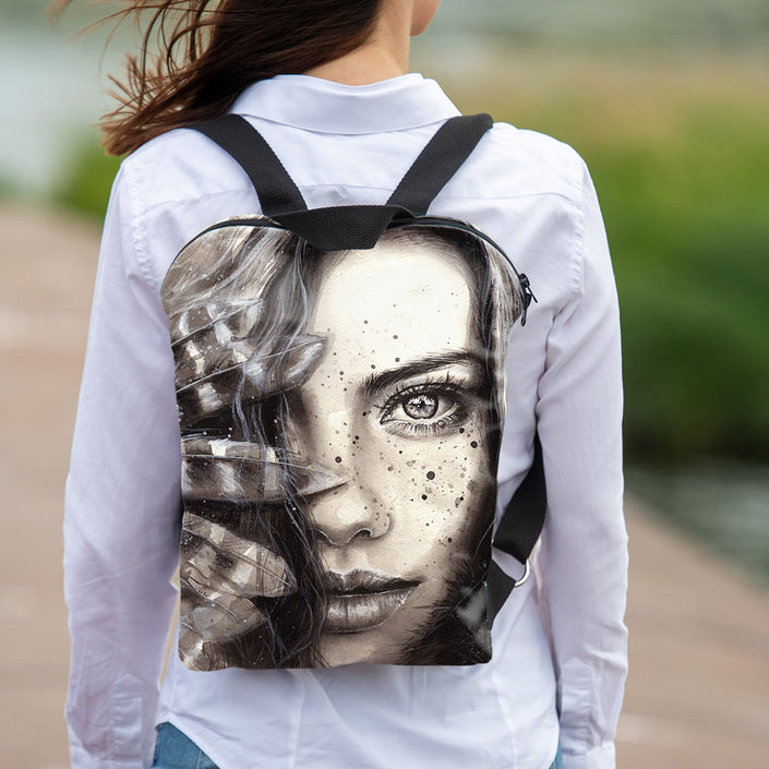 Rucksack Nr. 1 „Mädchen mit einer Fede“