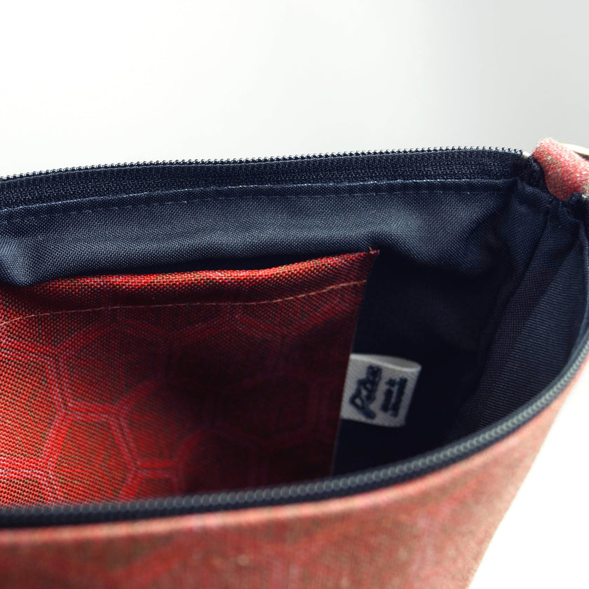 Kosmetiktasche Yashima Gakutei „Die Geisha und das Manuskript“