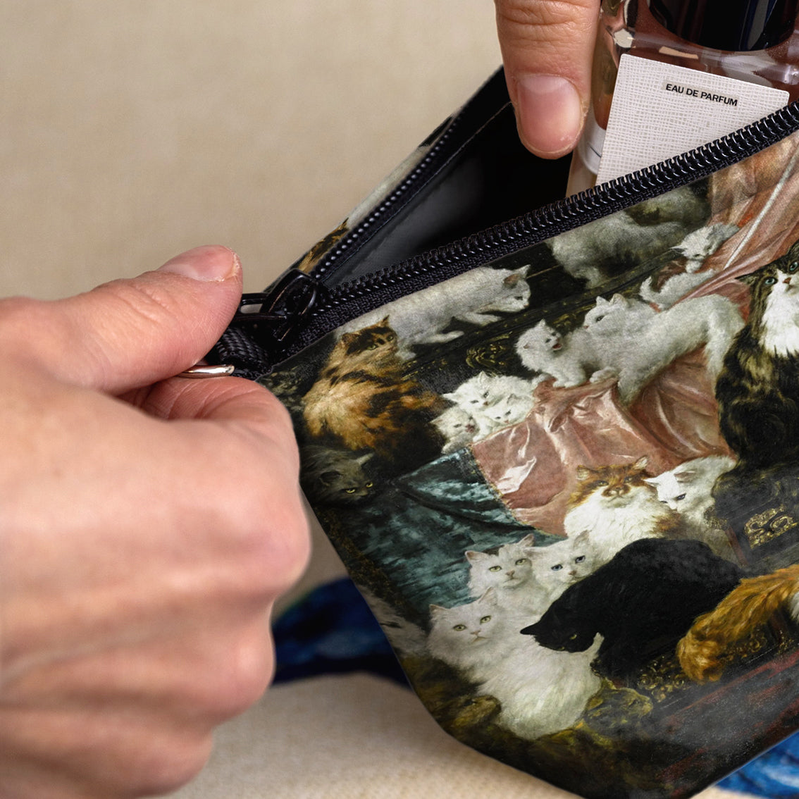 Kosmetiktasche Carl Kahler „Die Liebhaber meiner Frau“