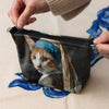 Kosmetiktasche Imagine „Katze mit Perlenohrring“