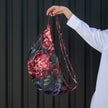 Hobo bag Imagine „Pfingstrosen Nacht“