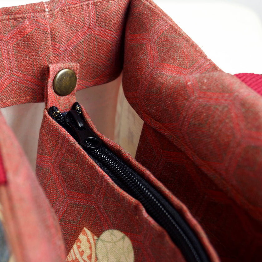 Handtasche Yashima Gakutei „Die Geisha und das Manuskript“