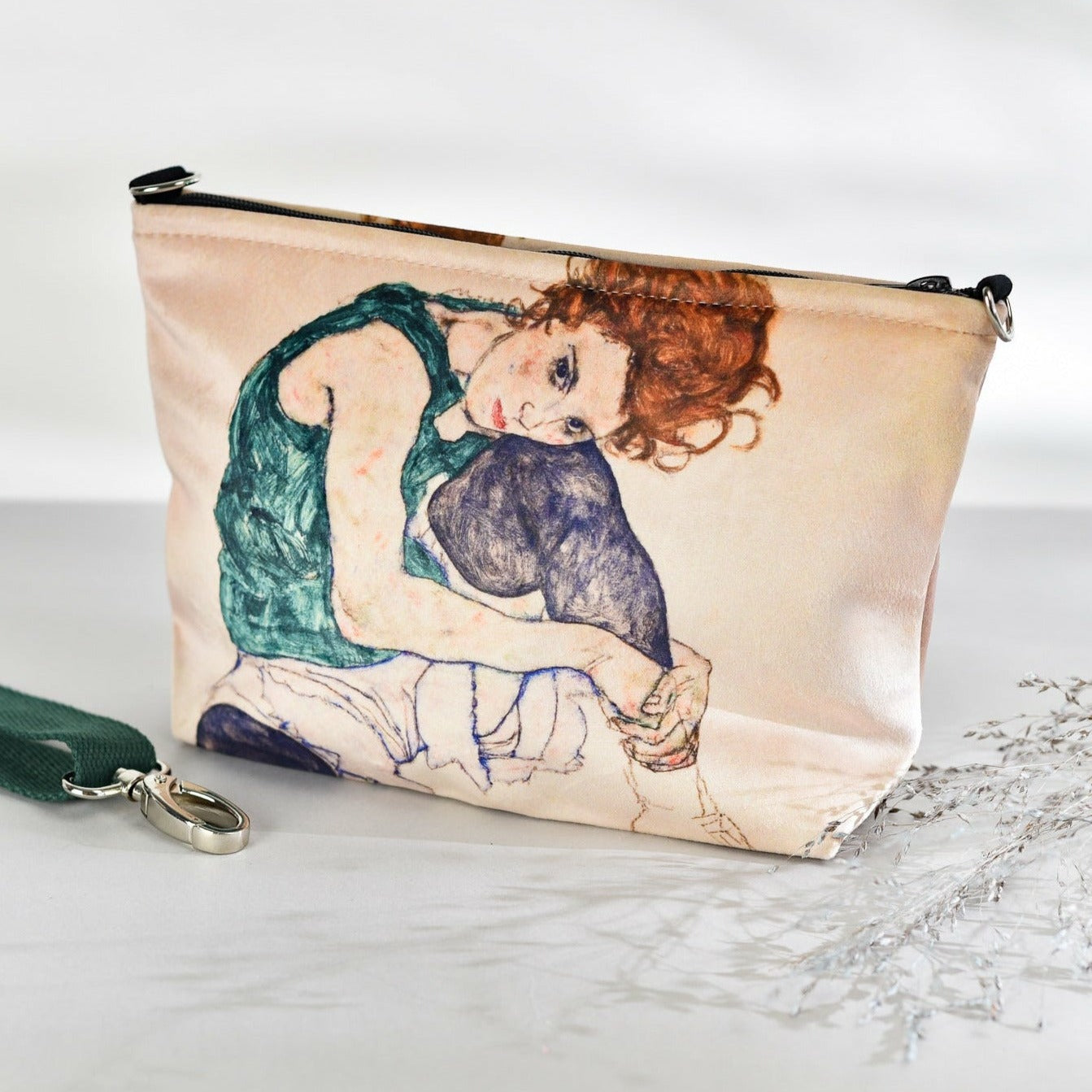 Kosmetiktasche Egon Schiele „Sitzende Frau mit angezogenen Beinen“