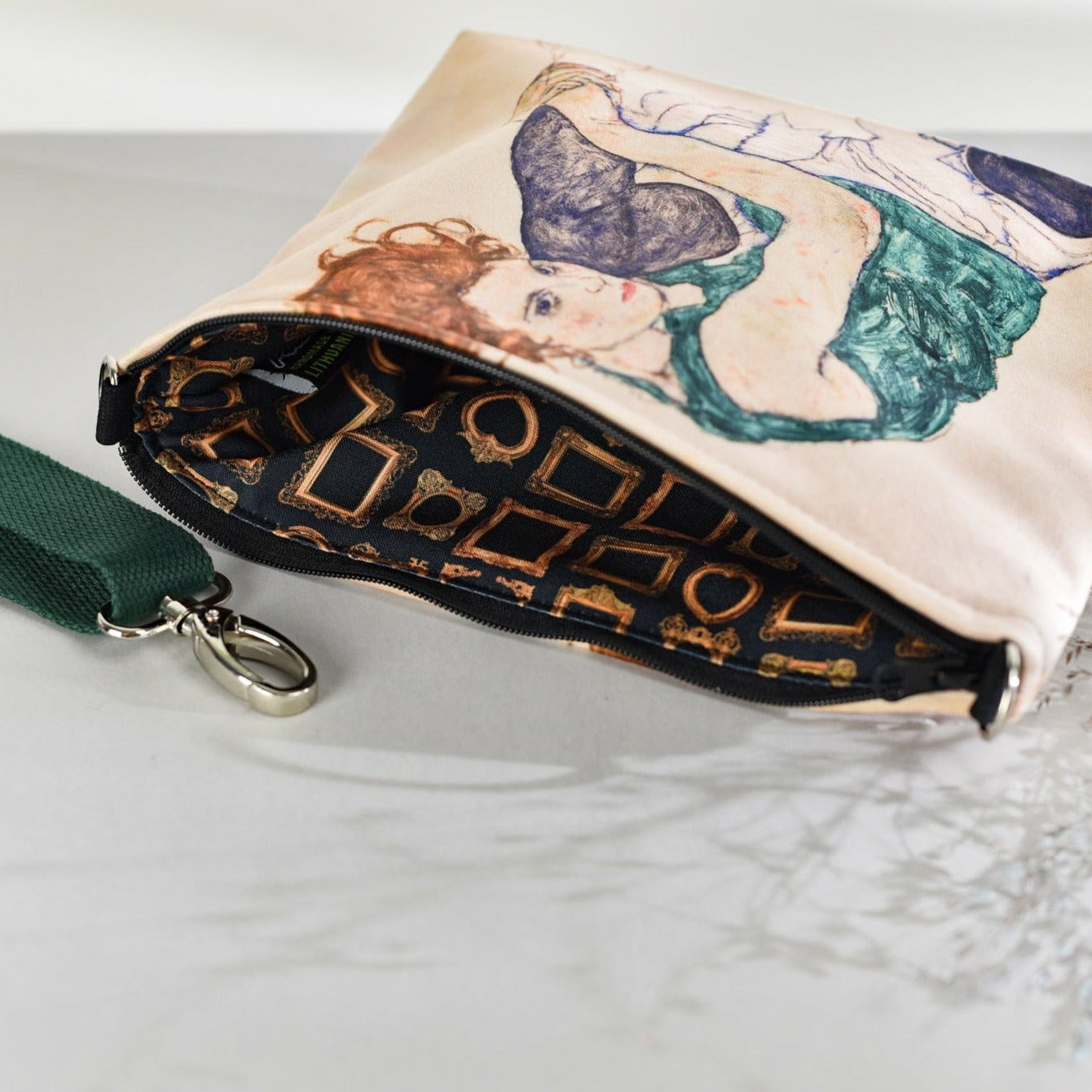 Kosmetiktasche Egon Schiele „Sitzende Frau mit angezogenen Beinen“