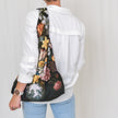 Mai Handtasche Ambrosius Bosschaert „Stillleben mit Blumen in einer Wan-Li-Vase“