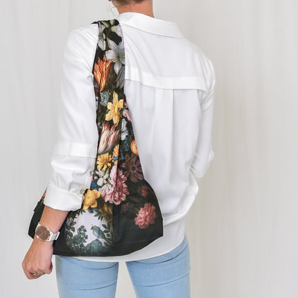 Mai Handtasche Ambrosius Bosschaert „Stillleben mit Blumen in einer Wan-Li-Vase“