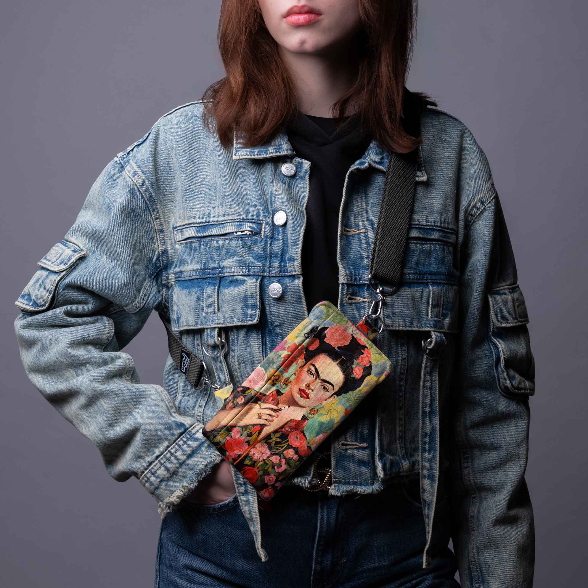 Fünfte Tasche Imagine „Frida gėlėse“