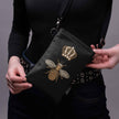 Handytasche „Goldene Biene“