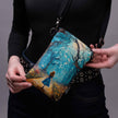 Handytasche Imagine „Alices Reise“
