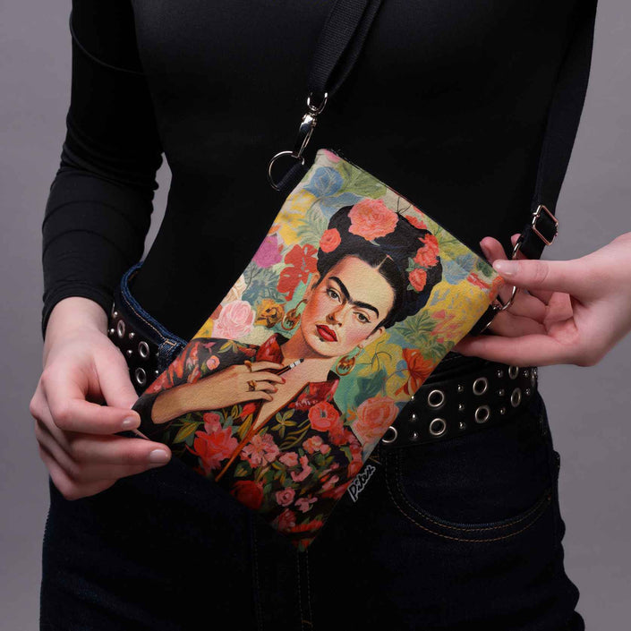 Handytasche Imagine „Frida in Blumen“