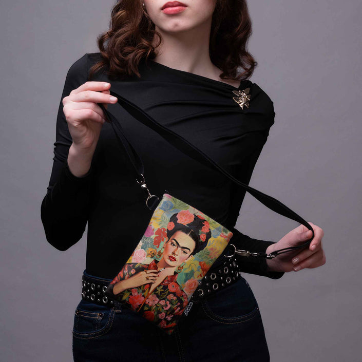 Handytasche Imagine „Frida in Blumen“