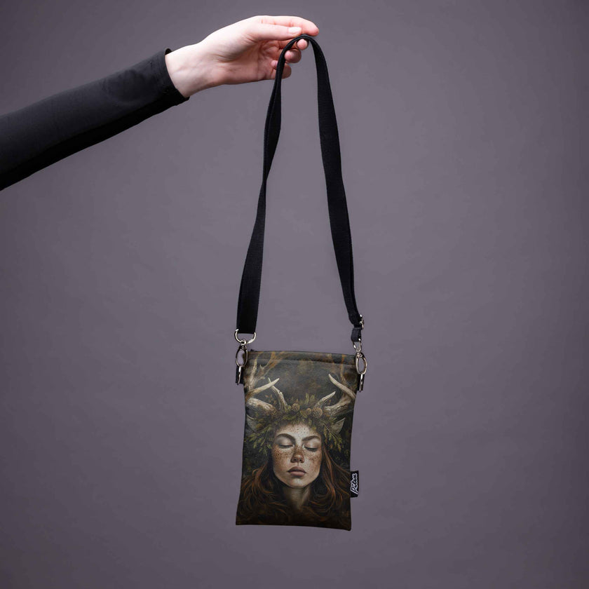 Handytasche Imagine „Heidnische Frau“