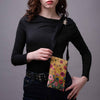 Handytasche Imagine „Blumen für Klimt“