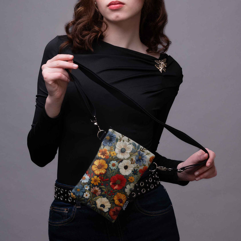 Handytasche Imagine „Ein Strauß Fäden“