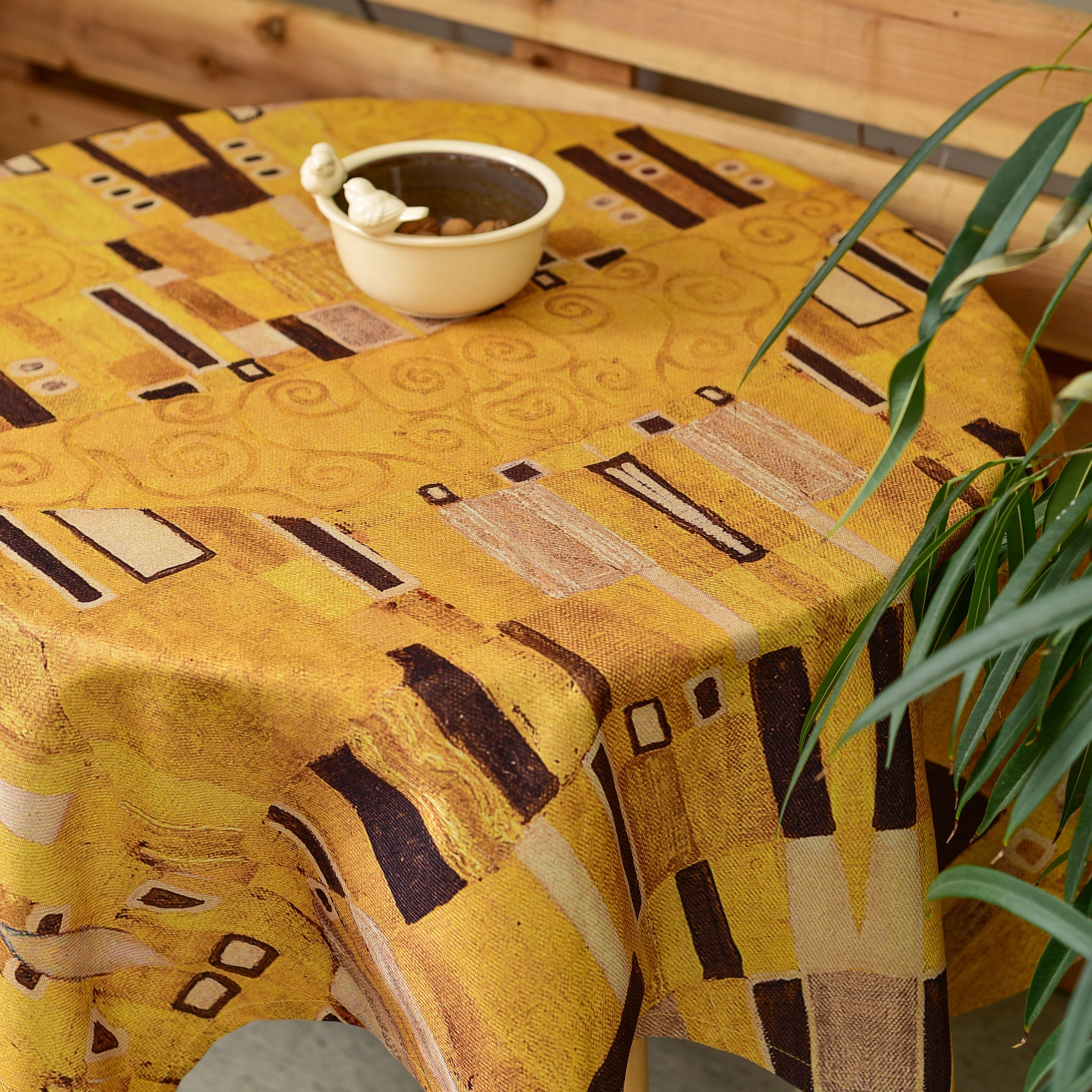 Tischdecke aus recyceltem Stoff Gustav Klimt „Der Kuss“ 