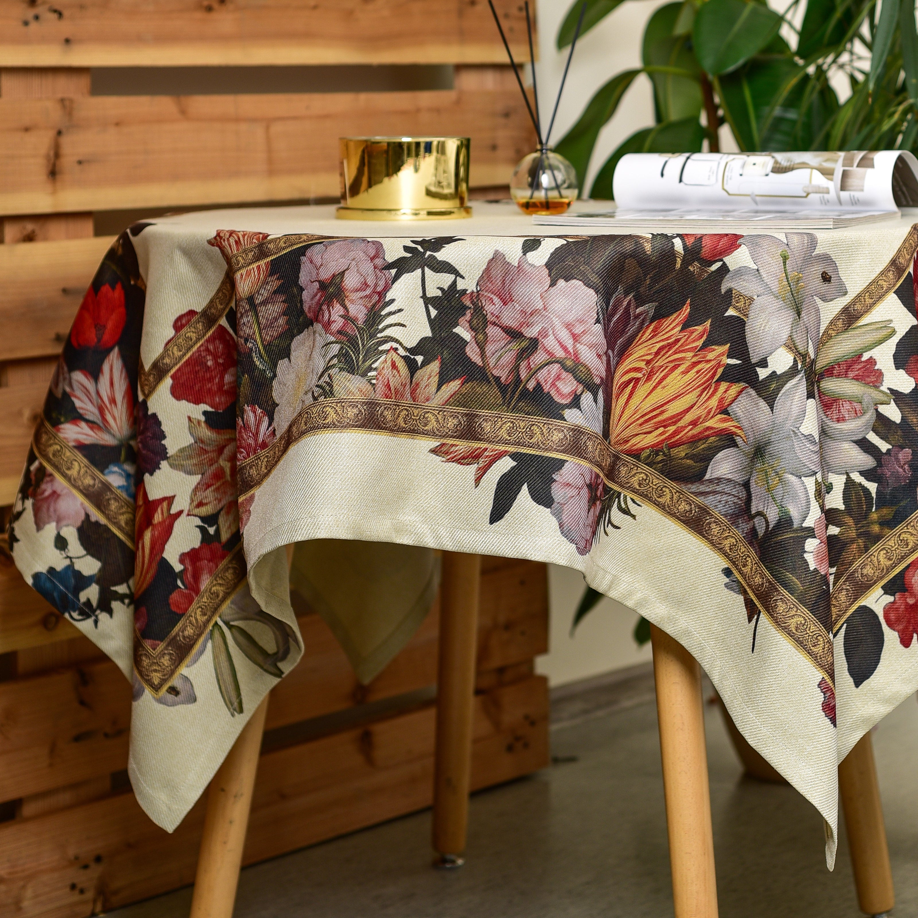 Tischdecke aus recyceltem Stoff Ambrosius Bosschaert „Stillleben mit Blumen“ 